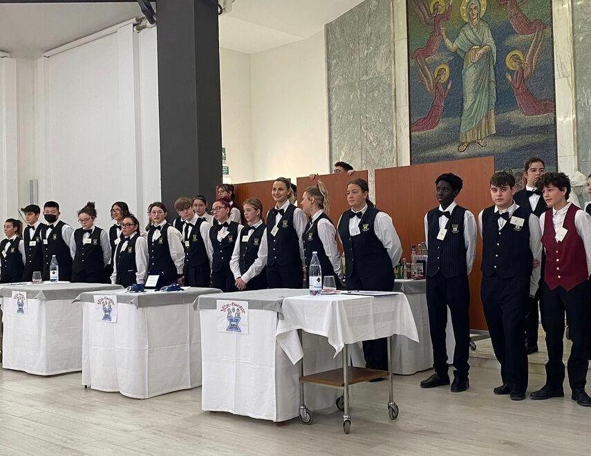 Lido Estensi, i giovani e il lavoro estivo: imprenditori e scuola a braccetto