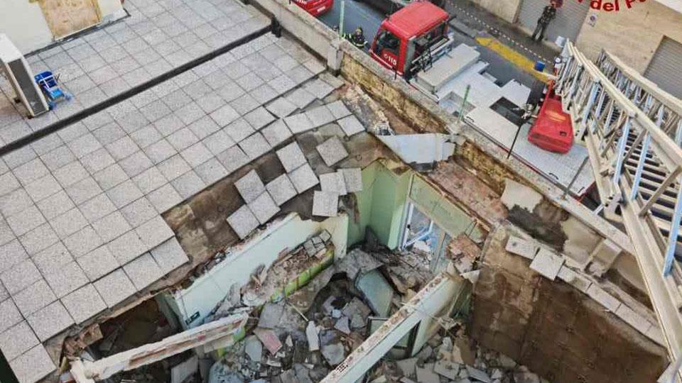 Livorno, per l’asilo crollato un’ipotesi choc: ignorate sul solaio macchie di umidità
