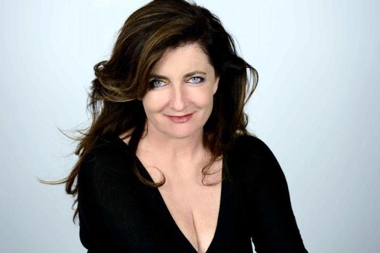 Modena. Francesca Reggiani e il “gattamortismo” monologhi sull’Italia di oggi