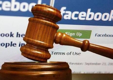 Cascina, scrive frasi offensive su Facebook sotto un post sulle foibe: a processo
