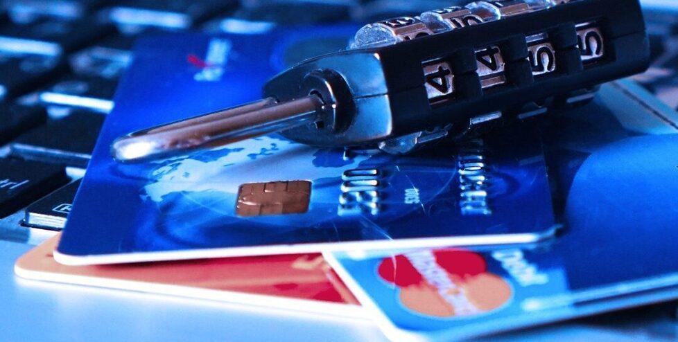 Cecina, vende online un ecoscandaglio e viene truffato da due donne