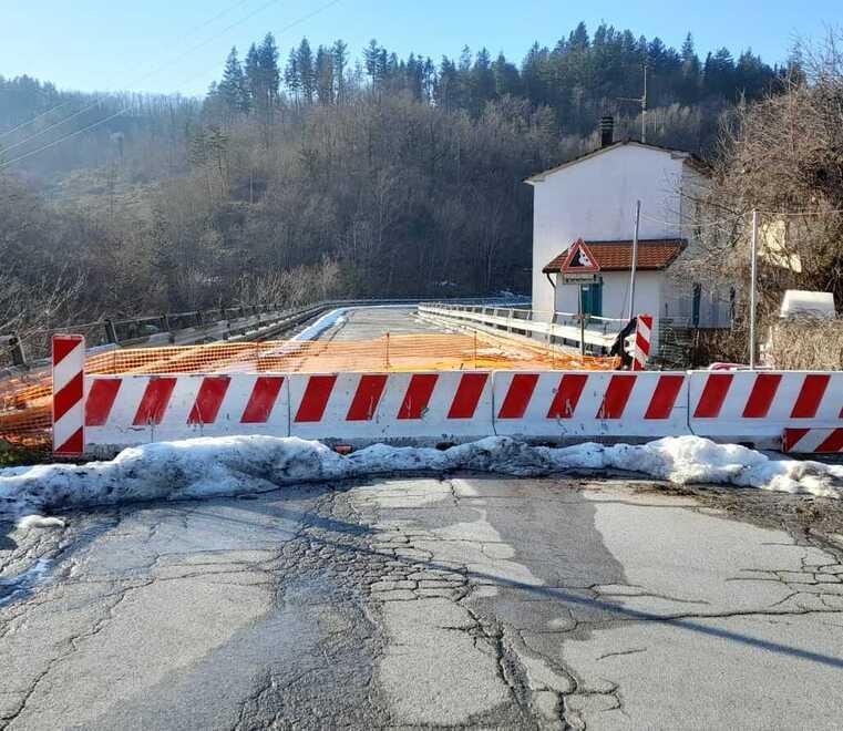 Ponte di Maresca, slittano i lavori e monta la protesta dei residenti