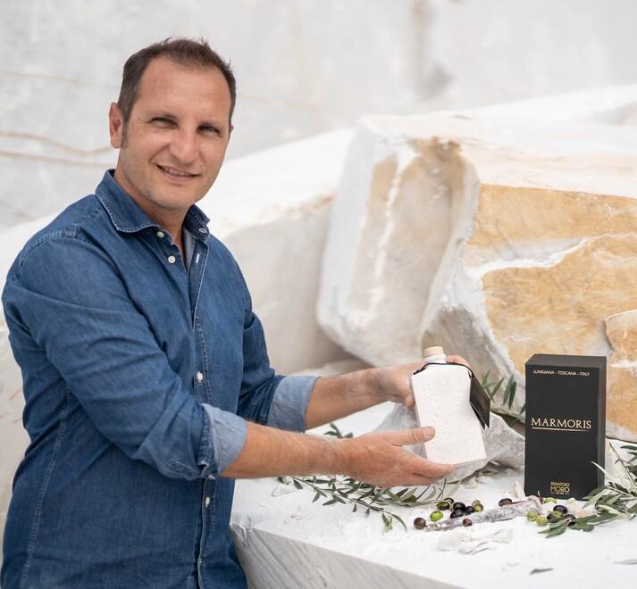 Marmoris, l’abbraccio  del marmo di Carrara all’olio della Lunigiana 