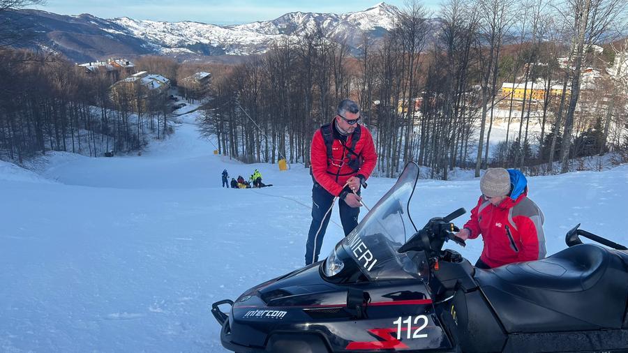 Ventasso, sciatrice cade e si rompe il femore: portata in elicottero a Reggio