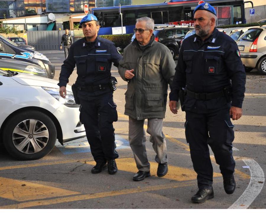 
	Giovanni Perria prima dell'ingresso in tribunale per un'udienza (archivio)

