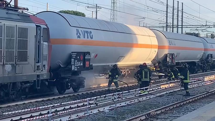 Principio d’incendio in un treno carico di Gpl alla stazione di Viareggio – Video