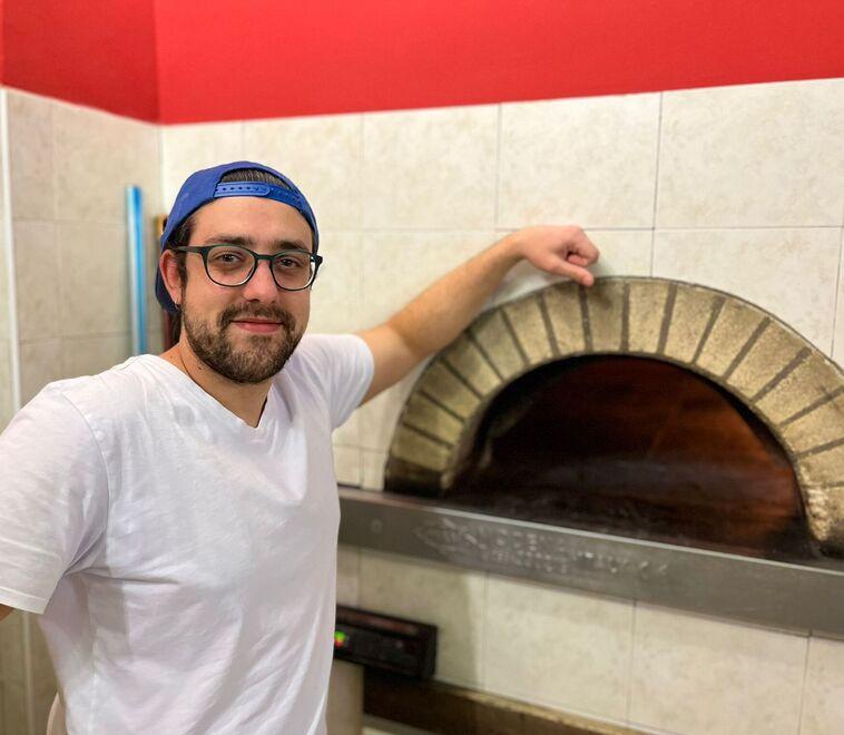 Corporeno, Elia non si arrende alla crisi: «Non mollo e apro una pizzeria»