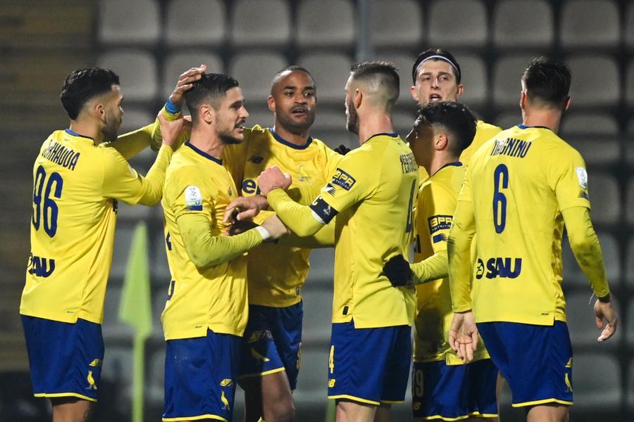 Colpo grosso del Modena: Diaw e Bonfanti castigano il Cagliari