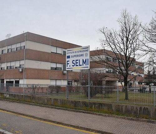 Modena, Scuola: In 7.300 Si Iscrivono Alle Superiori Ma Al Selmi E Al ...