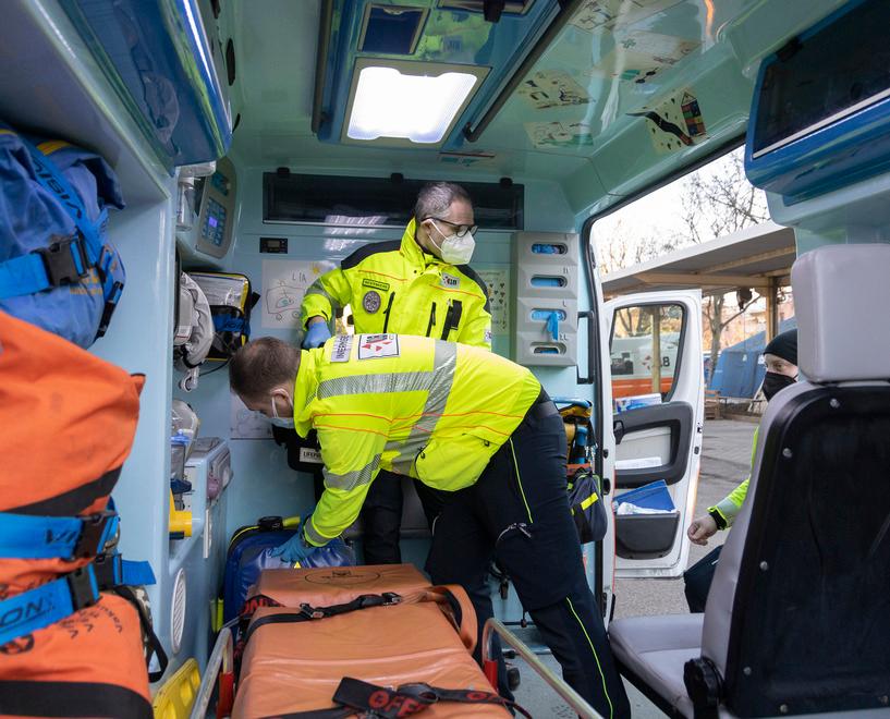 Montefiorino. Travolto in piazza da un camioncino: ricoverato in prognosi riservata 