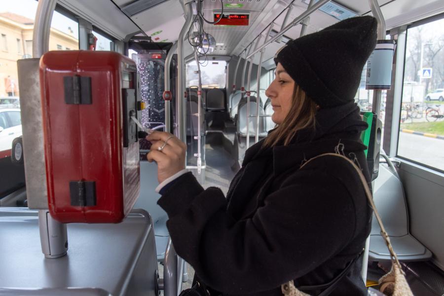 Ferrara, bus più cari. Gli utenti li accettano: «Oggi tutto aumenta»
