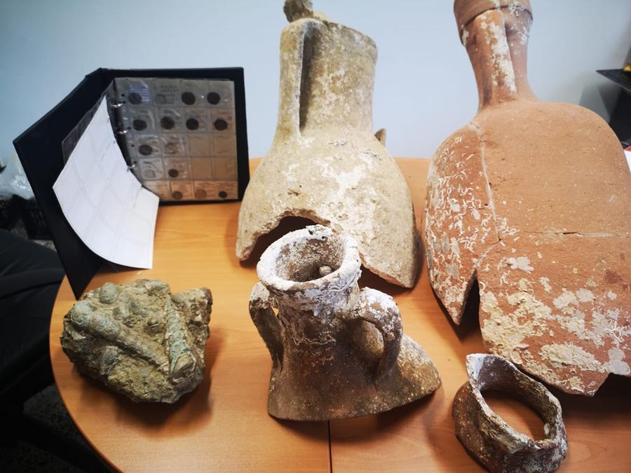 Predatore di reperti archeologici scoperto dai carabinieri e denunciato