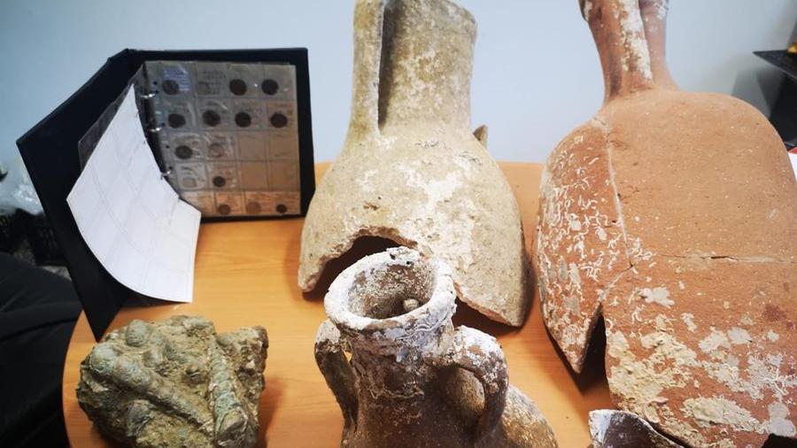 Predatore di reperti archeologici scoperto dai carabinieri e denunciato