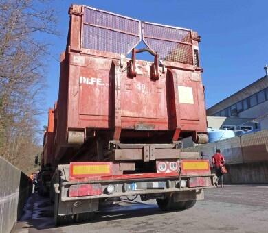 Un cassone compattatore al tempo in dotazione alla Dife