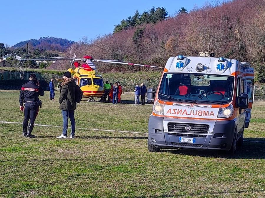 Ritorno di fiamma da bombola a gas, 53enne ustionato a volto e braccia