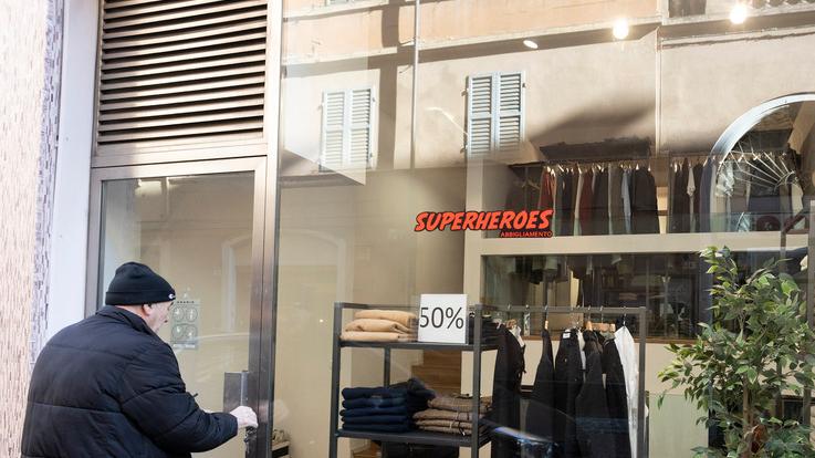 Modena Altro negozio svaligiato In centro i ladri di notte portano via 3mila euro