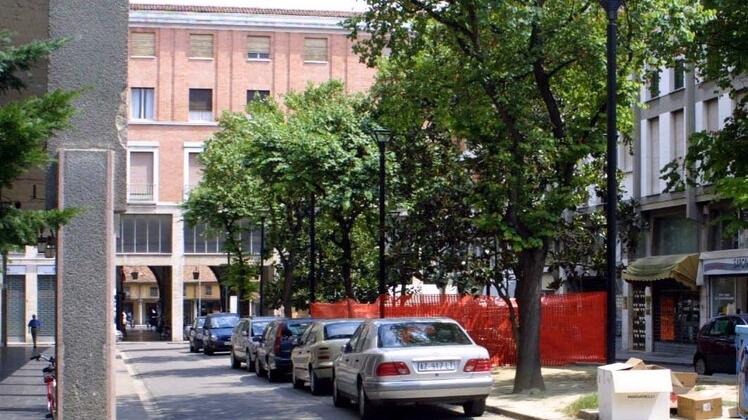 Ferrara, il Conservatorio ai Bagni Ducali, Mura inclusive e nuove piazze