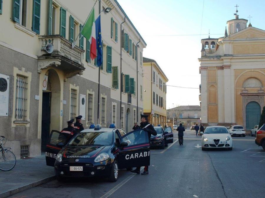 Botte e minacce ai genitori: arrestato dai carabinieri