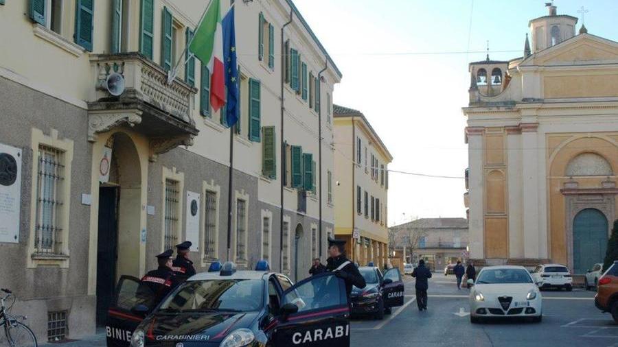 Botte e minacce ai genitori: arrestato dai carabinieri