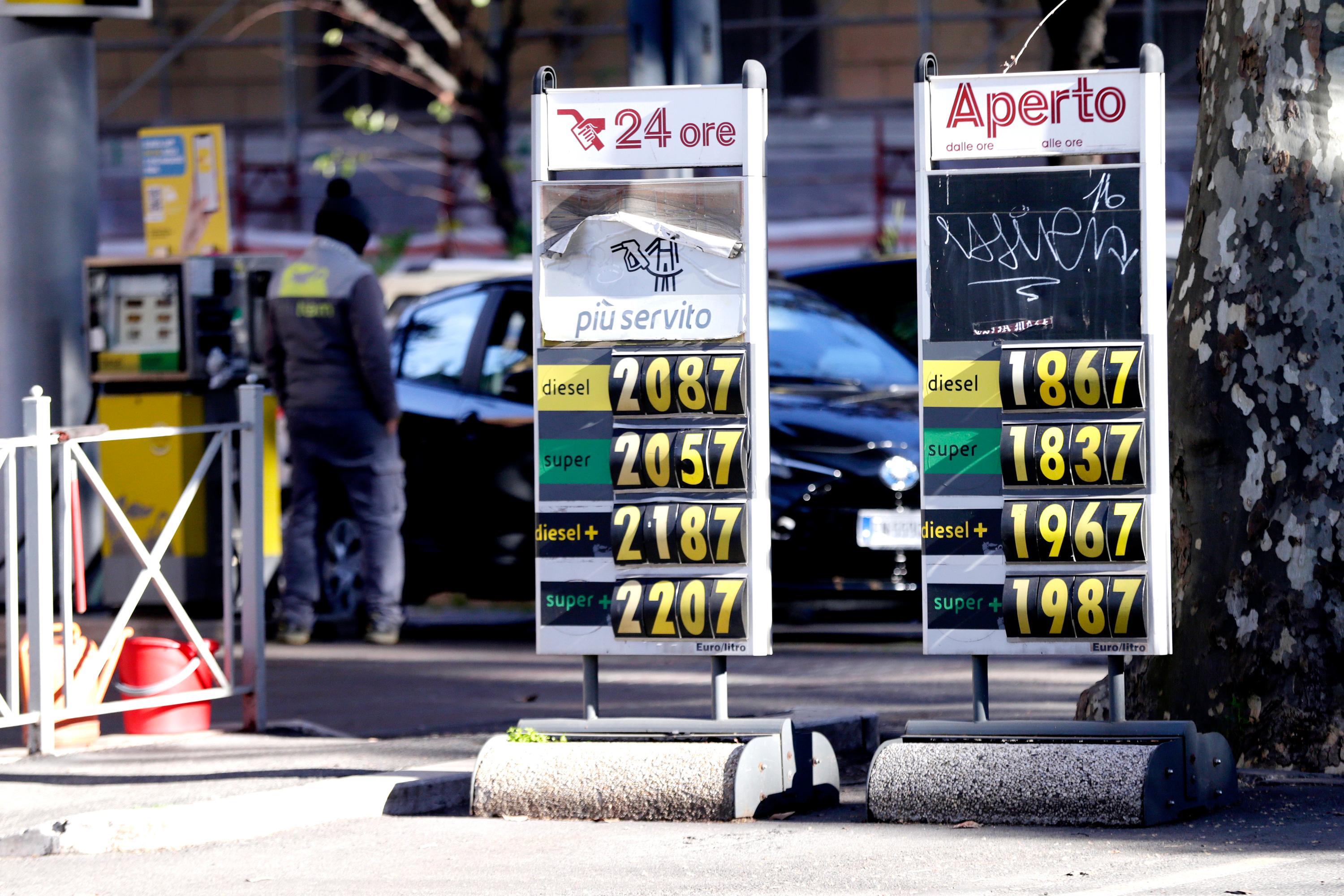 Carburanti, aumenti in vista