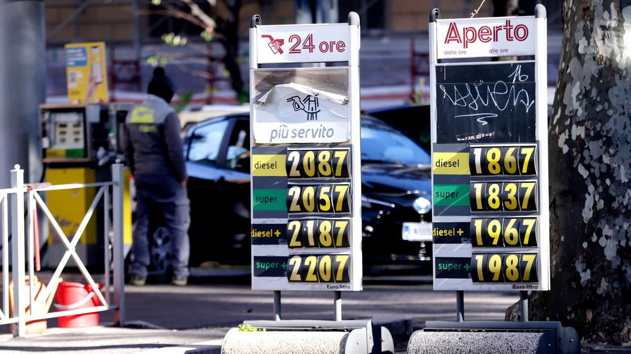 Carburanti, aumenti in vista