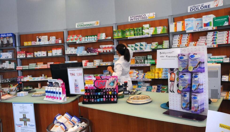 Piombino, carenza di antivirali e antibiotici: allarme nelle farmacie