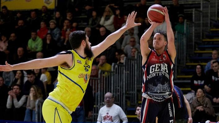 A destra Molteni della Gema durante la partita di ieri (foto Lenzi)
