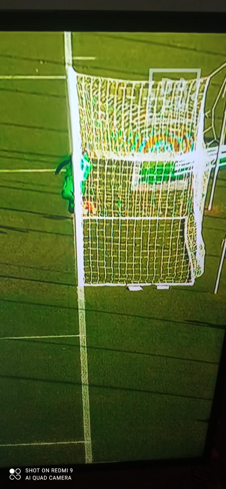
	Il pallone sembra dentro la porta, ma al Pisa non &egrave; stata assegnata la rete&nbsp;

