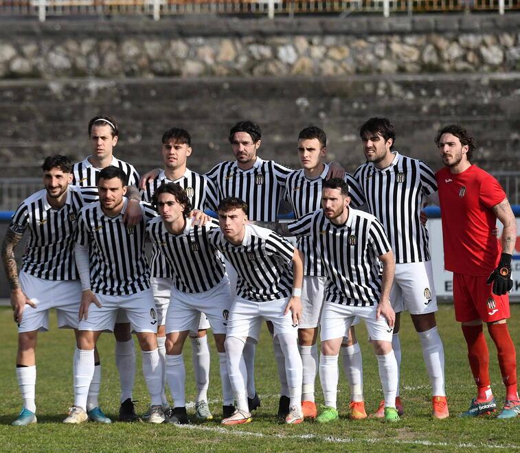 La squadra della Massese che ha perso con il River Pieve