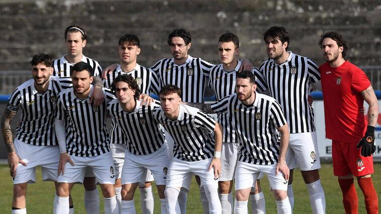 La squadra della Massese che ha perso con il River Pieve