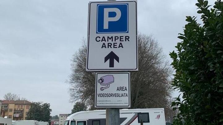 Ferrara, all’ex Mof Niente scarico acque. I camperisti: «Costretti a spostarci»