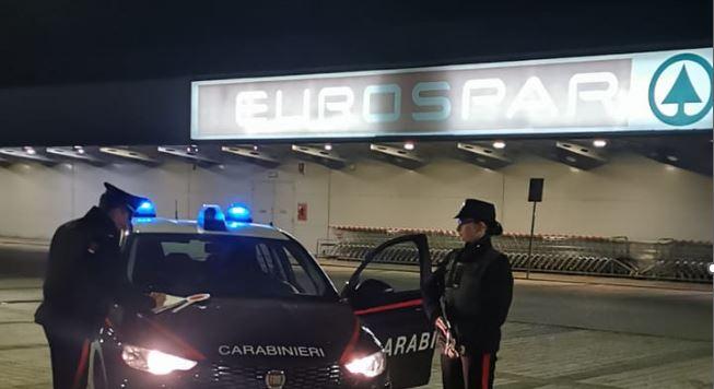 Porto Garibaldi, il ladro di salumi finisce in manette