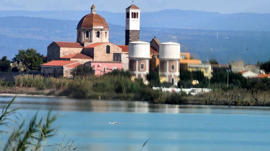 La cupola, a sinistra, della chiesa di Santa Maria Assunta