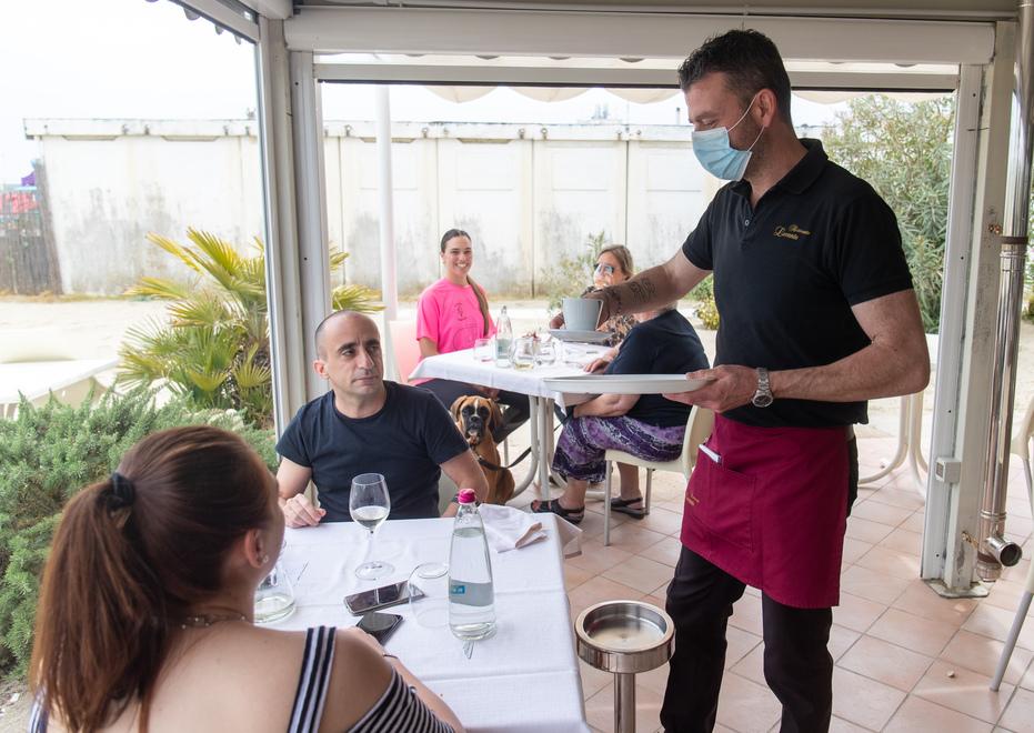 Lido Estensi, lavoratori stagionali grande rebus. Poca domanda e futuro incerto