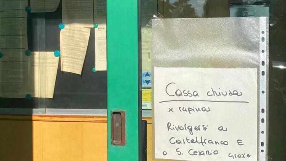 Ladri in banca a Castelfranco, ma il furto fallisce