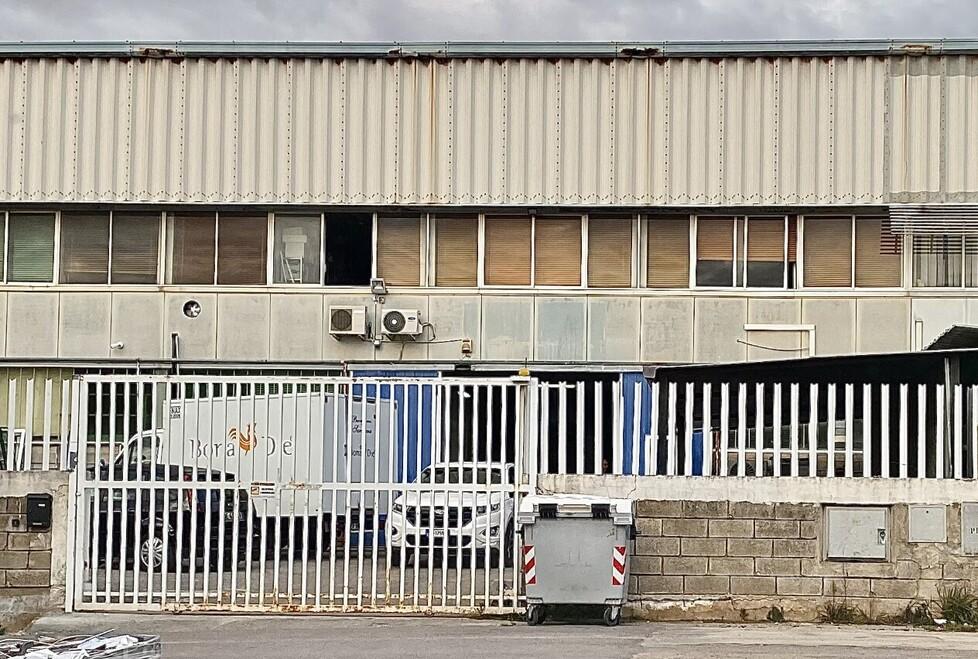 Sassari, maxi sequestro di prodotti scaduti, parla il titolare: «Nessun rischio per la salute» 