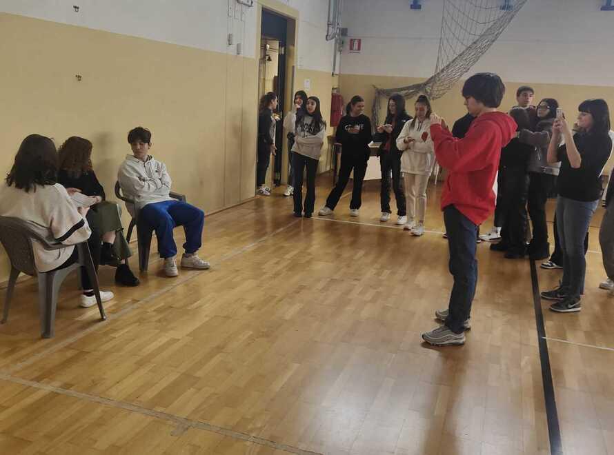 Studenti a Carpi -&nbsp; Che scuola vuoi? Una materia finanziaria per tutti Più valore all’educazione civica 