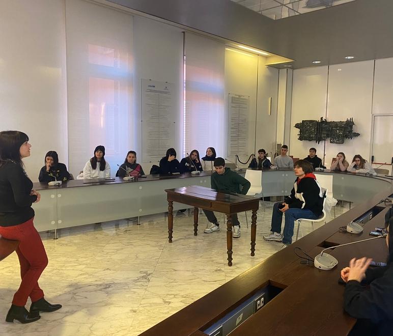 Carpi. Commercio I negozianti e le vendite on line «I prezzi del web ci fanno sembrare ladri»