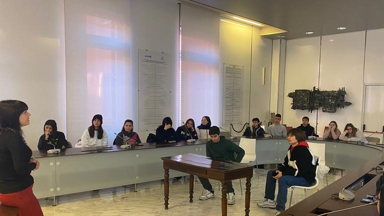 Carpi. Commercio I negozianti e le vendite on line «I prezzi del web ci fanno sembrare ladri»