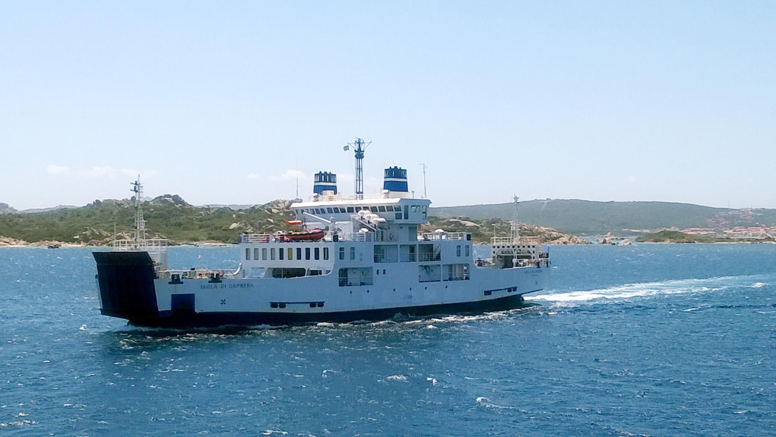 Continuità, isole minori isolatissime: La Maddalena e San Pietro senza “pretendenti” 