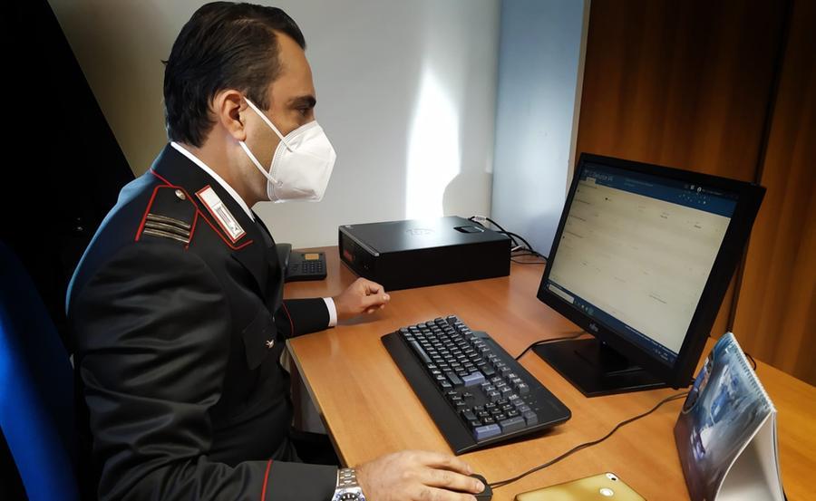 Quartu, falso cartomante convince una donna a mandargli un video completamente nuda e poi la ricatta