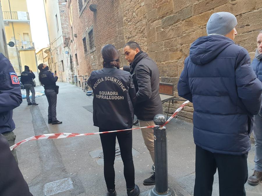 Lucca, si toglie la vita a 25 anni gettandosi dalla Torre Guinigi