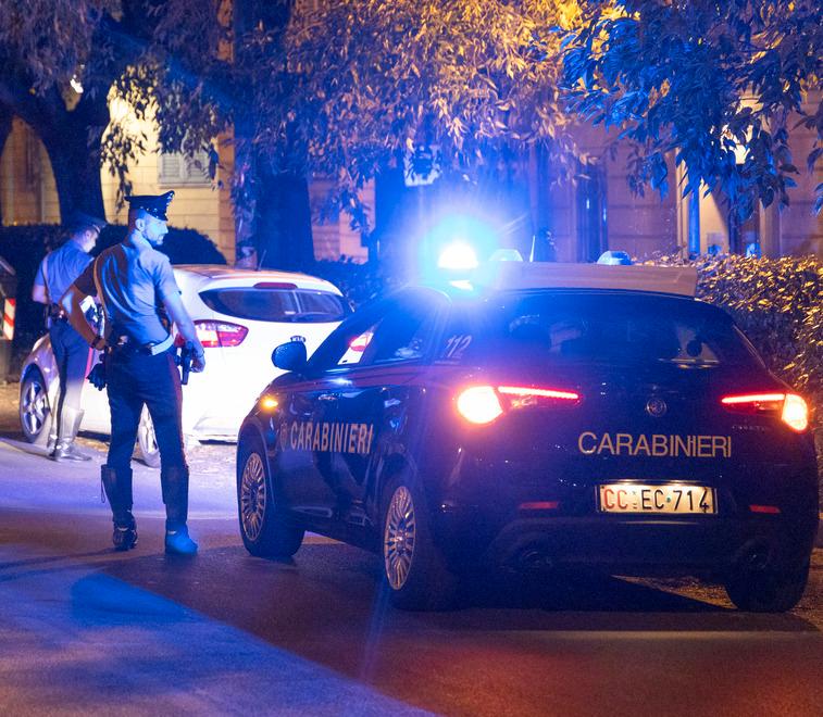 Modena Inseguono un’auto e la bloccano «Come in una spedizione punitiva» 