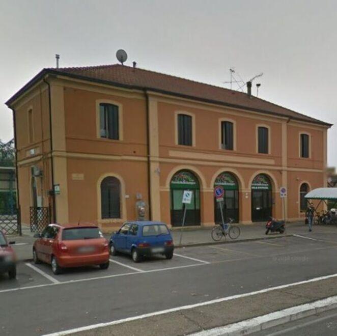 Molinella. Gettarono un tronco alla stazione, denunciati cinque ragazzini 