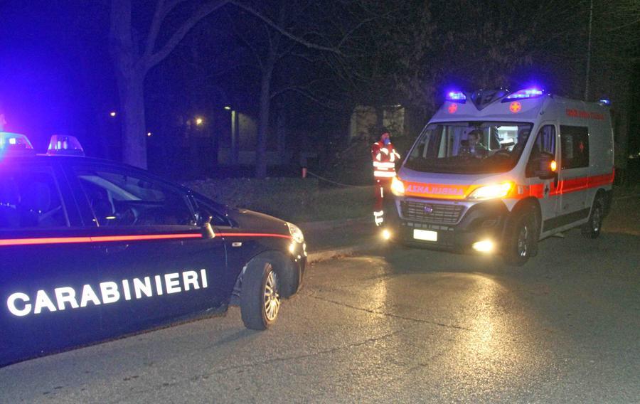 
	Ambulanza e carabinieri in azione (foto archivio)

