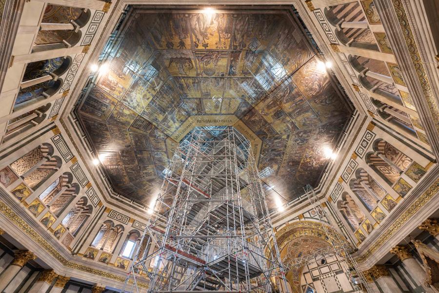 Firenze, al via il restauro dei magnifici mosaici policromi della cupola del Battistero
