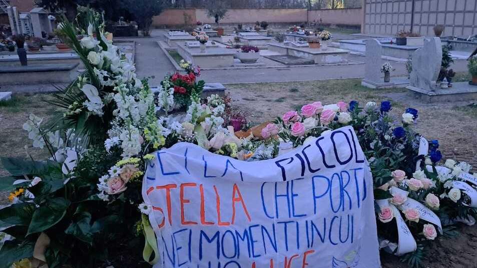 Modena, l'addio alla ragazza morta in Monte Kosica. «Ciao Dani, ci mancherai» 