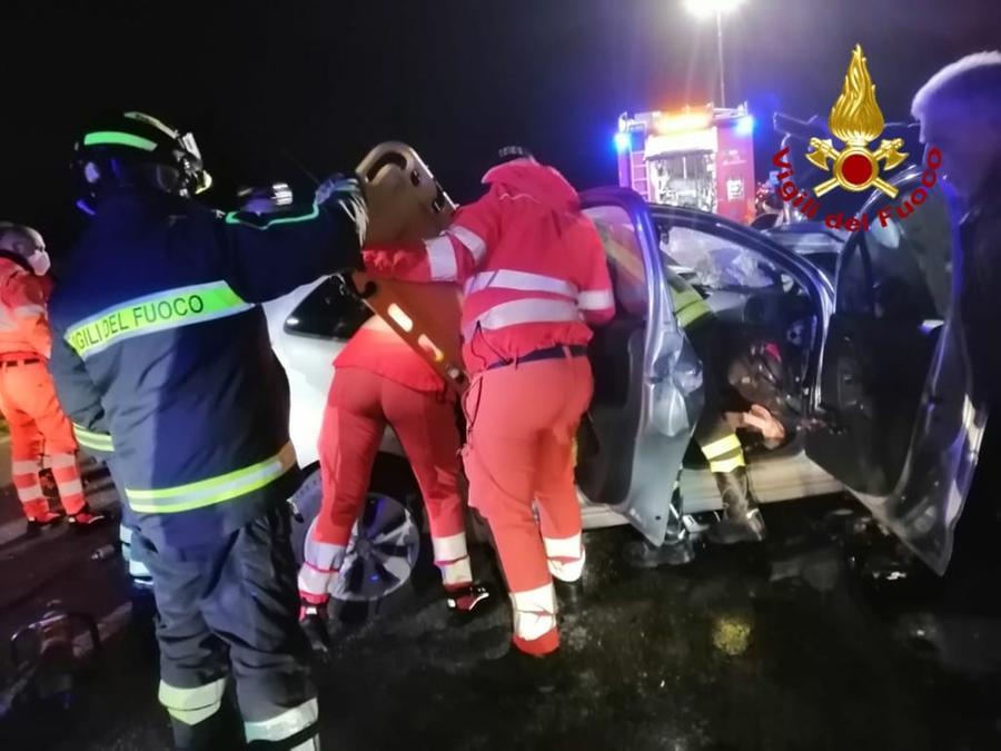 Villamar, scontro fra due auto: 4 persone ferite, una è gravissima