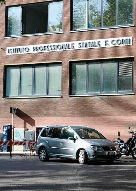 Modena. Istituto professionale Corni, tentata rapina col coltello 