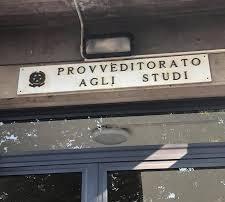 Modena Corni. Parla Il professore aggredito: «Volevano il mio telefono» Sindacati dal provveditore 